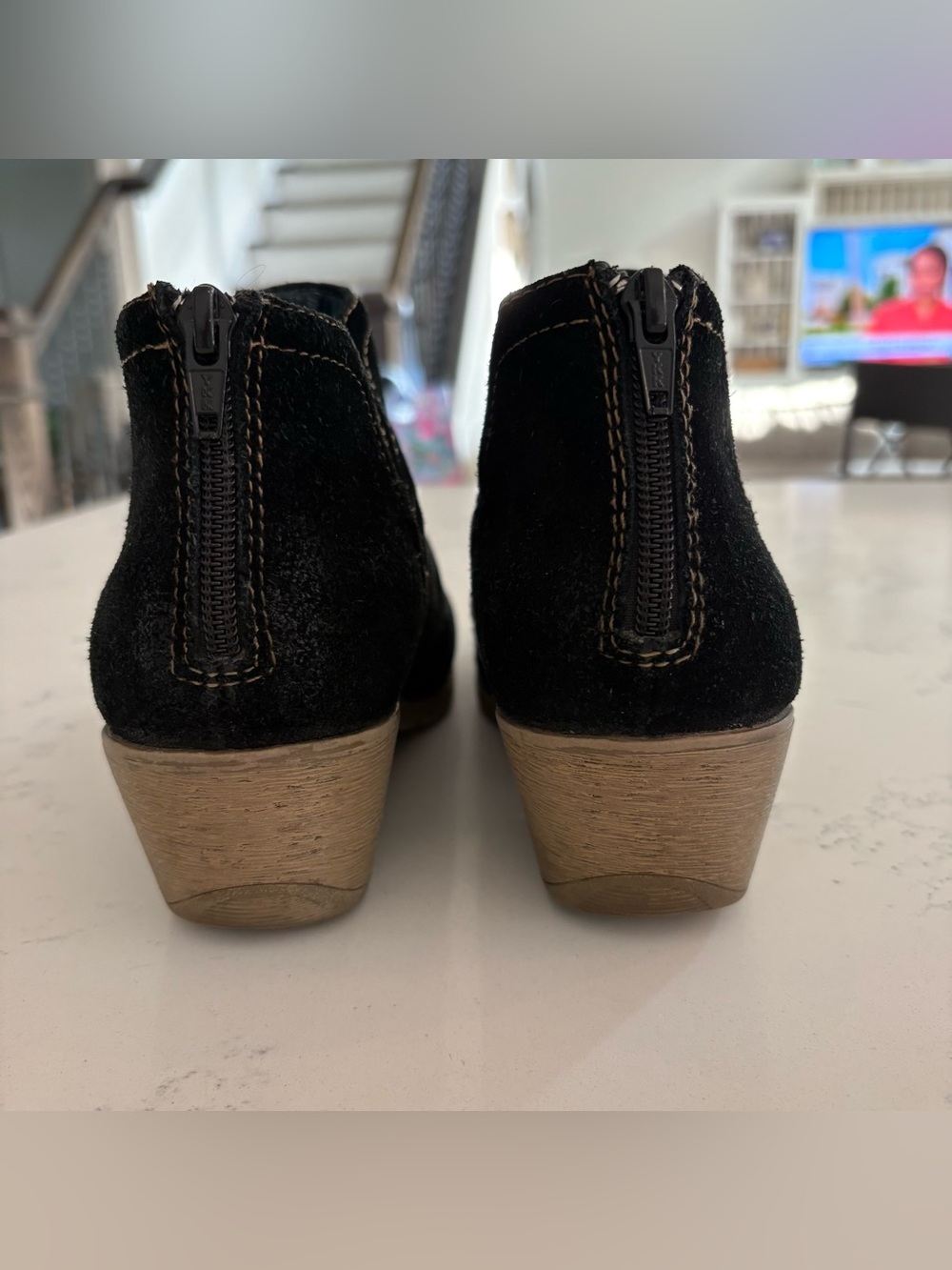 Earth Origins “Amanda” black Suede Ankle Booties size 7 1/2 - Picture 4 of 7